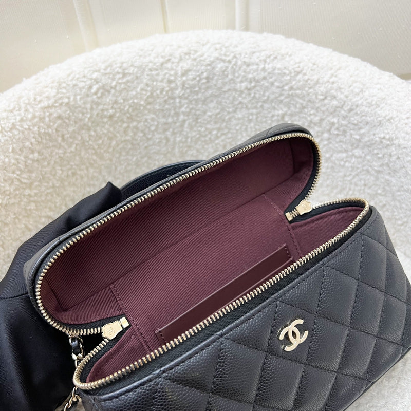 [Below Retail!] Chanel 25P Vanity / Clutch with Chain (LP Style Bag) in Black Caviar and LGHW (Model: AP4385)