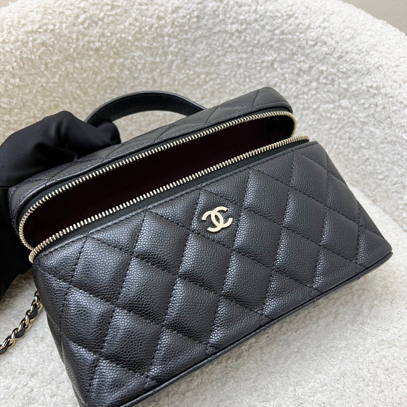 [Below Retail!] Chanel 25P Vanity / Clutch with Chain (LP Style Bag) in Black Caviar and LGHW (Model: AP4385)