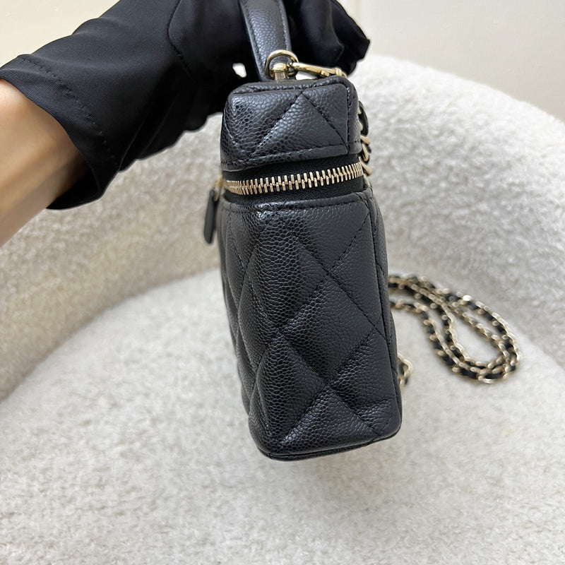 [Below Retail!] Chanel 25P Vanity / Clutch with Chain (LP Style Bag) in Black Caviar and LGHW (Model: AP4385)