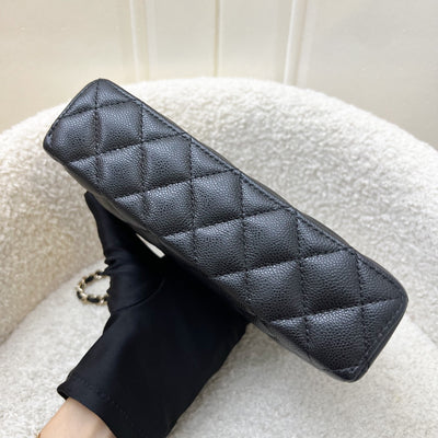 [Below Retail!] Chanel 25P Vanity / Clutch with Chain (LP Style Bag) in Black Caviar and LGHW (Model: AP4385)