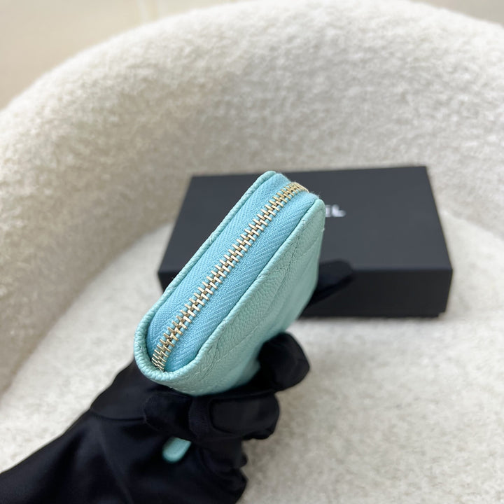 Chanel Zippy Card Holder in Turquoise Caviar and LGHW (Model