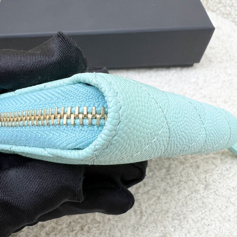 Chanel Zippy Card Holder in Turquoise Caviar and LGHW (Model: A69271)