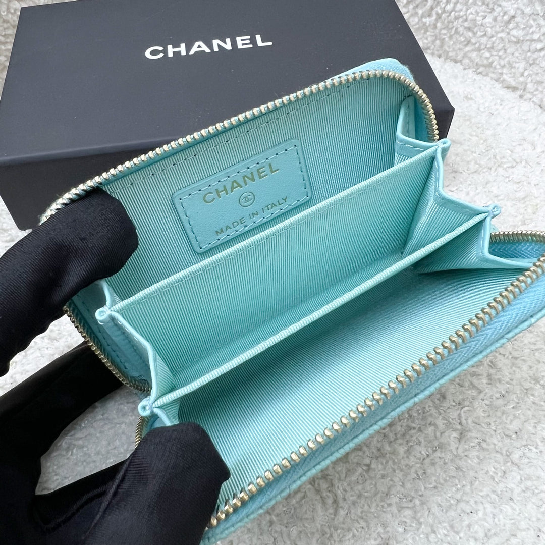 Chanel Zippy Card Holder in Turquoise Caviar and LGHW (Model
