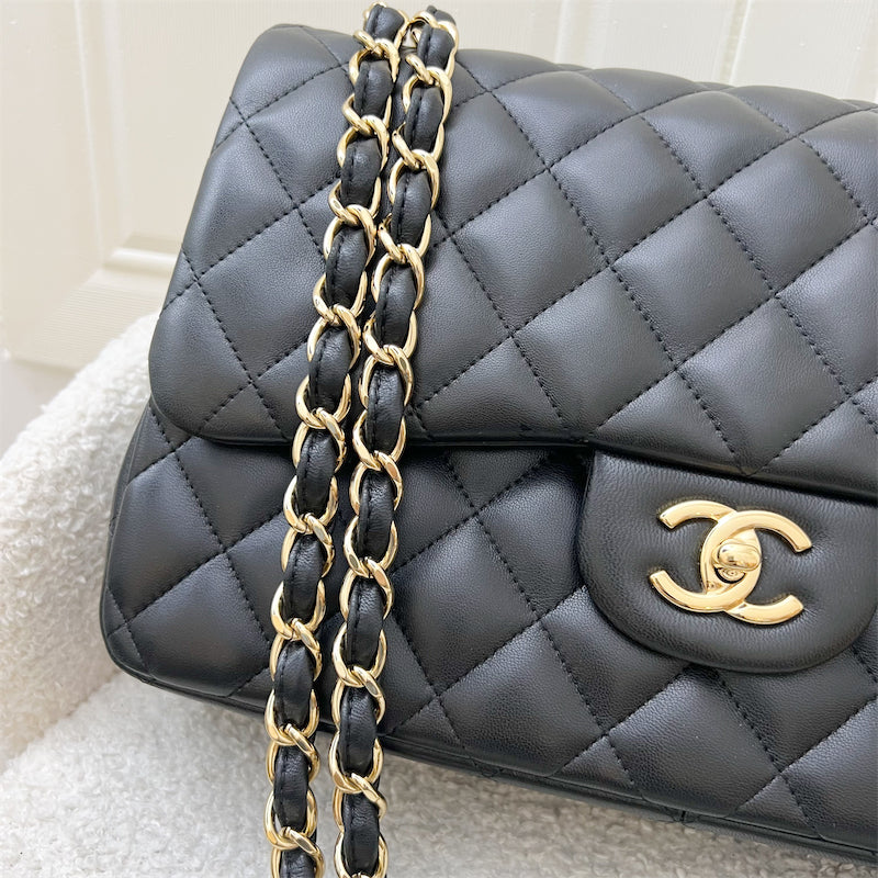 Chanel Classic Jumbo Double Flap DF in Black Lambskin and GHW