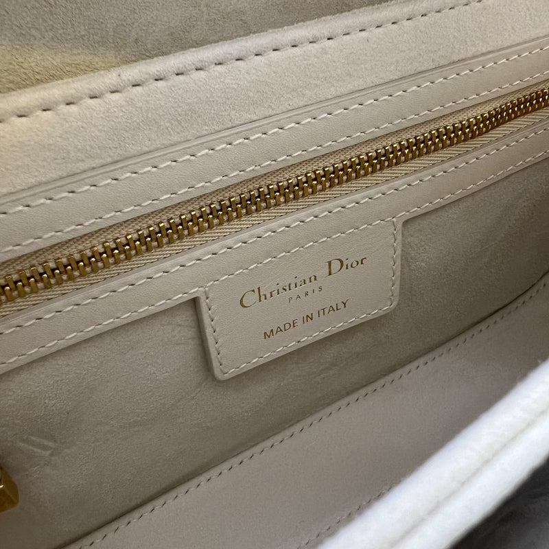 Dior 30 Montaigne Avenue Flap Bag in Dusty Ivory Box Calfskin and GHW