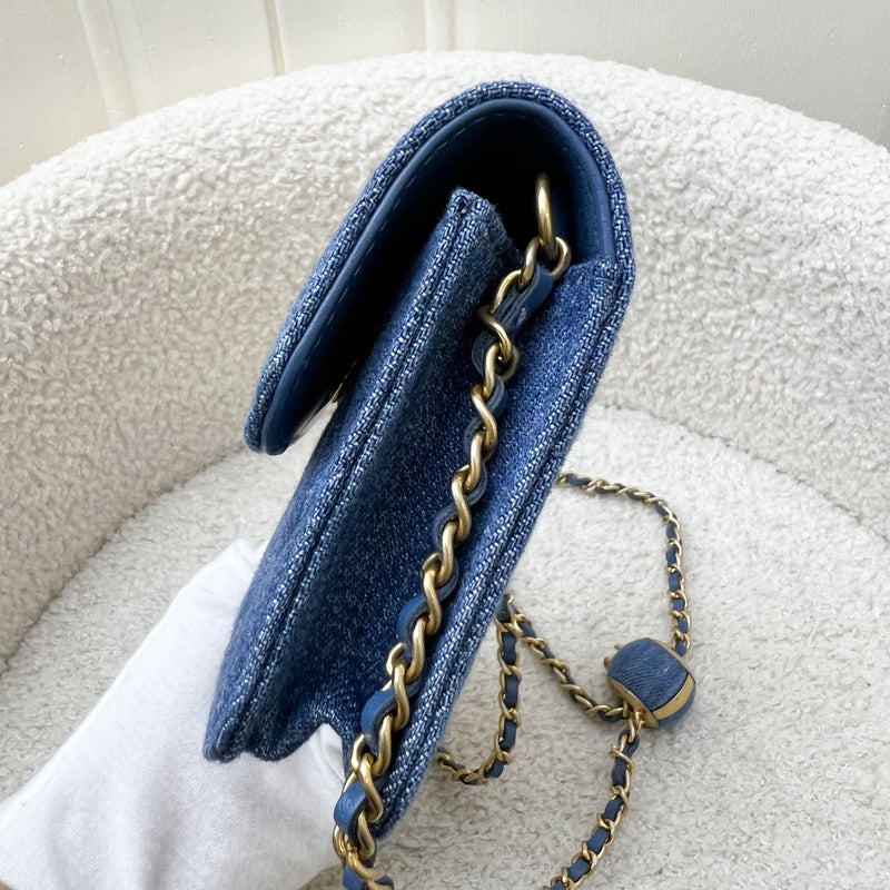 Chanel 22C Pearl Crush Flap Coin Purse / Card Holder in Denim and AGHW