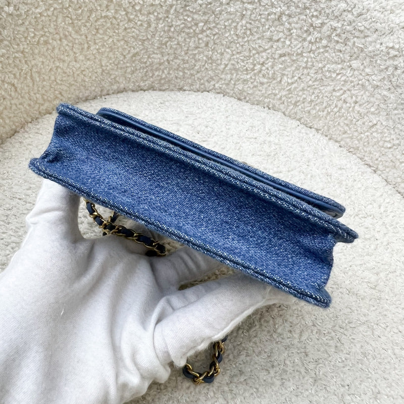 Chanel 22C Pearl Crush Flap Coin Purse / Card Holder in Denim and AGHW