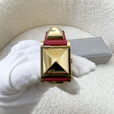 Hermes Vintage Medor Bracelet Watch in Rouge Epsom / Courcheval Strap and GHW
