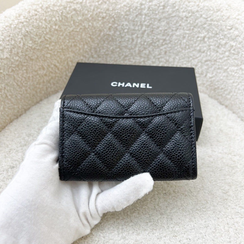 [Brand new] Chanel Classic Snap Card Holder in Black Caviar and GHW (Model: AP0214)