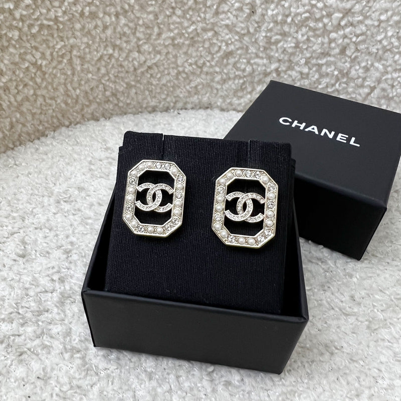 Chanel Crystal Pearl CC Geometric Earring (Model: ABB769)