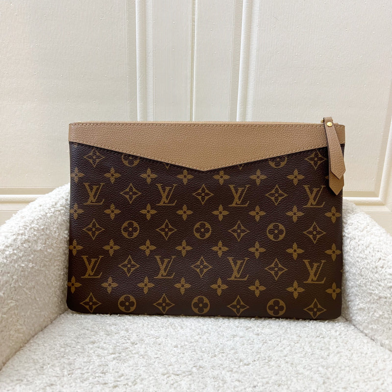 LV Daily Pouch in Monogram Caviar and GHW (Model: M64591)