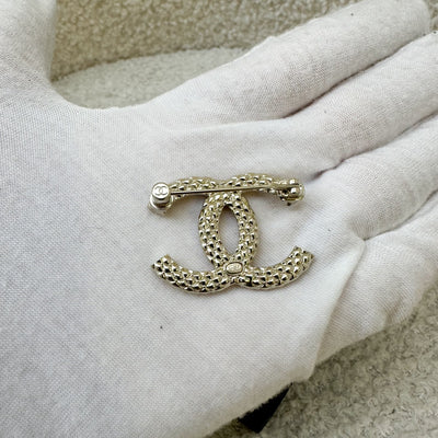 Chanel 22C Medium CC Logo Brooch with Crystals in LGHW