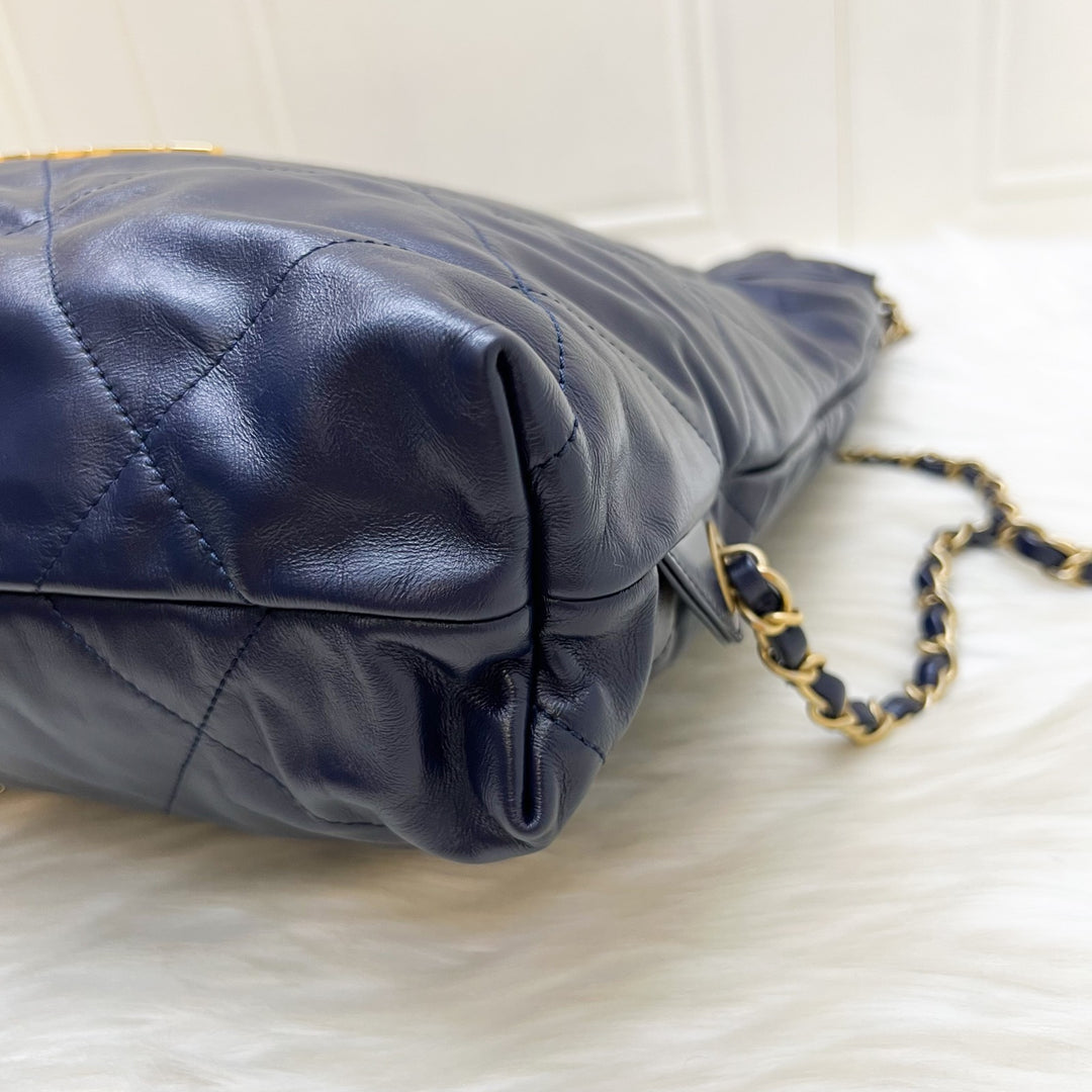 CHANEL ネイビー キルティング バッグ Chanel 22 Large Backpack in 22S Navy Blue Shiny Calfskin and AGHW