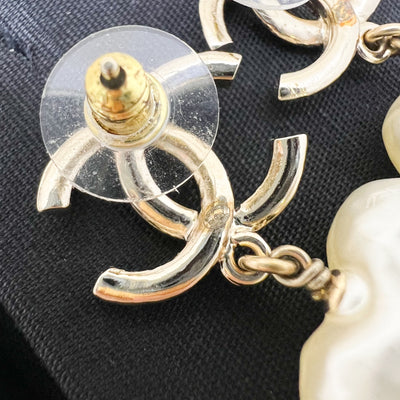 Chanel 22C CC Logo with Heart Pearl Dangling Earrings in LGHW (Model: AB7529)