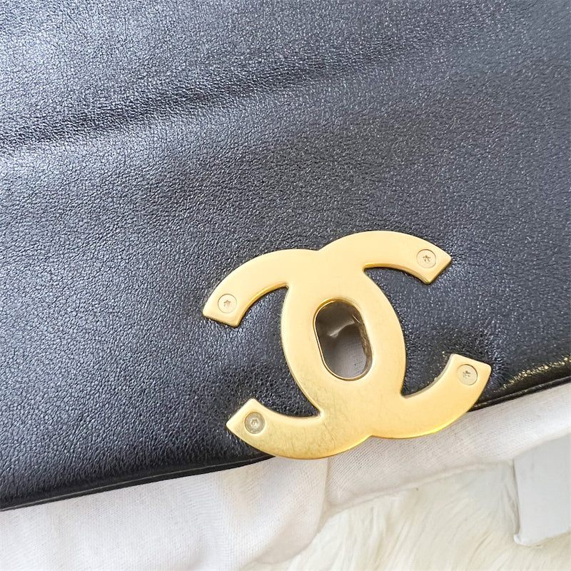 Chanel 19 Medium Flap in Black Lambskin and 3-Tone HW