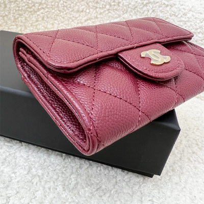 Chanel Classic Snap Card Holder in Burgundy Red Caviar LGHW