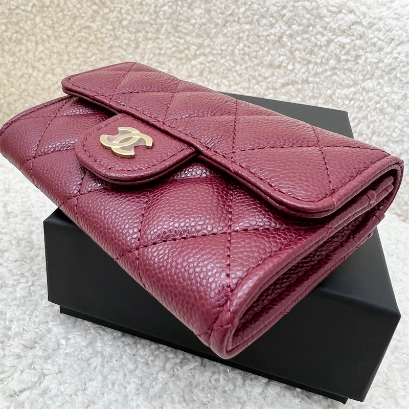 Chanel Classic Snap Card Holder in Burgundy Red Caviar LGHW