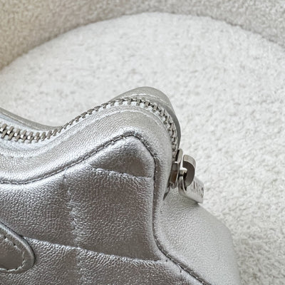 Chanel VIP Gift 24C Star Pouch Charm in Iridescent Silver Lambskin and SHW