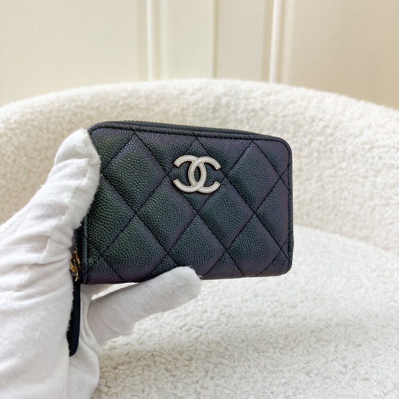 CHANEL Iridescent Caviar Quilted CC Zip Card Holder Black 1286382