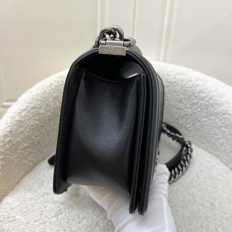 Chanel Medium 25cm Boy Flap in Black Caviar and RHW (Model: A67086)