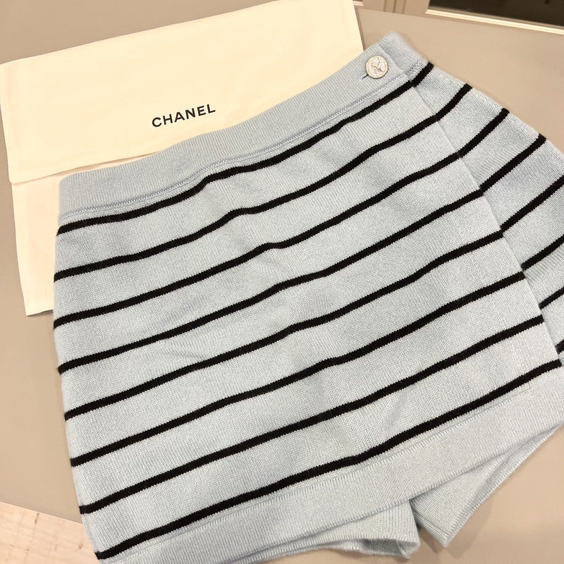 Chanel 25S Baby Blue Knitted Striped Skorts in 100% Cashmere (Model: P79614)