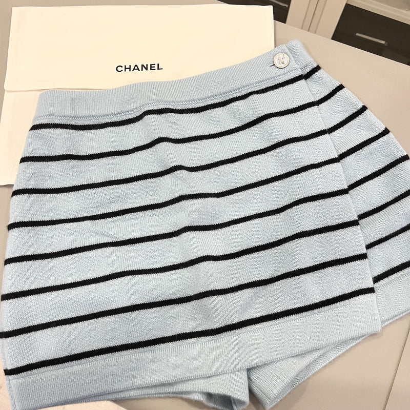 Chanel 25S Baby Blue Knitted Striped Skorts in 100% Cashmere (Model: P79614)