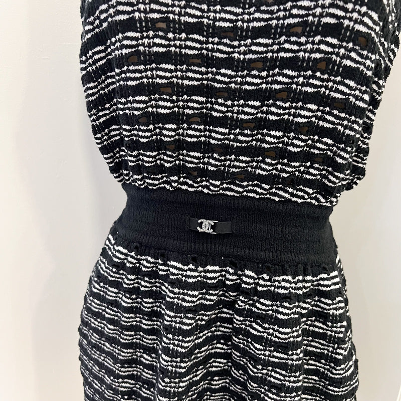 Chanel 25S Sleeveless Knit Mini Dress in Black and White (Model: P79186)