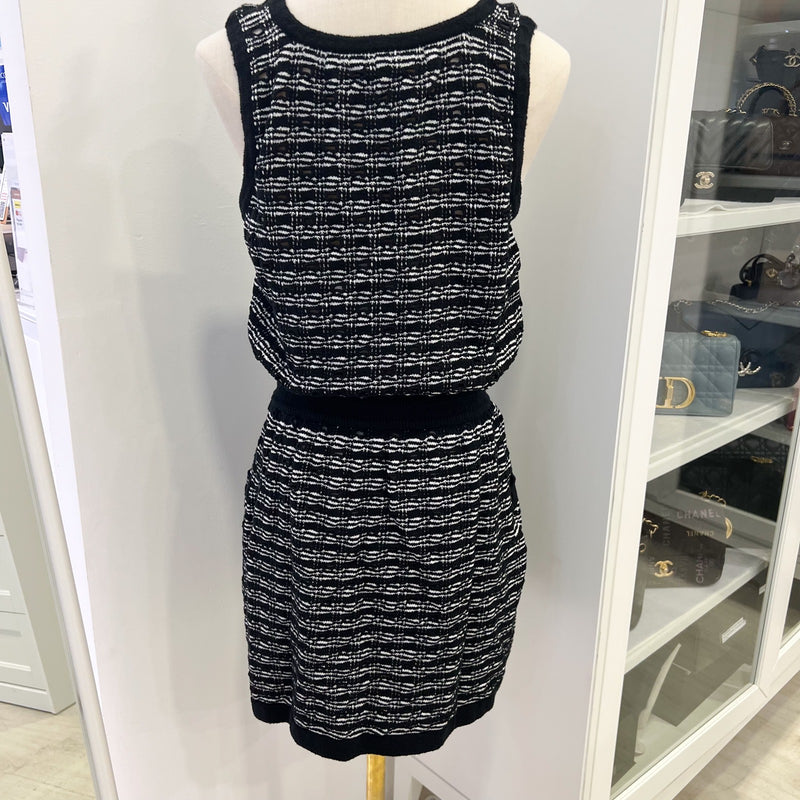 Chanel 25S Sleeveless Knit Mini Dress in Black and White (Model: P79186)