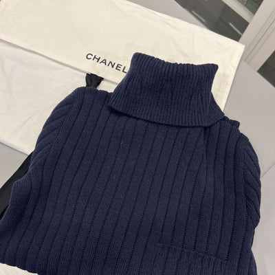 Chanel 24K Knitted Pullover with Zipper and Charms in Navy Wool and Polyamide (Model: P78425)
