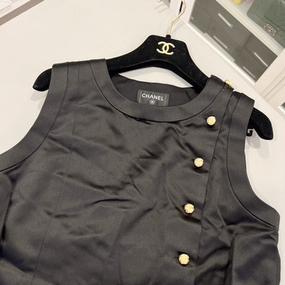 Chanel 25A Sleeveless Blouse / Top in Black 100% Silk with Gold Buttons (Model: P79815)