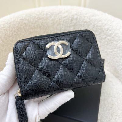 Chanel 23C Zipped Card Holder in Black Caviar LGHW