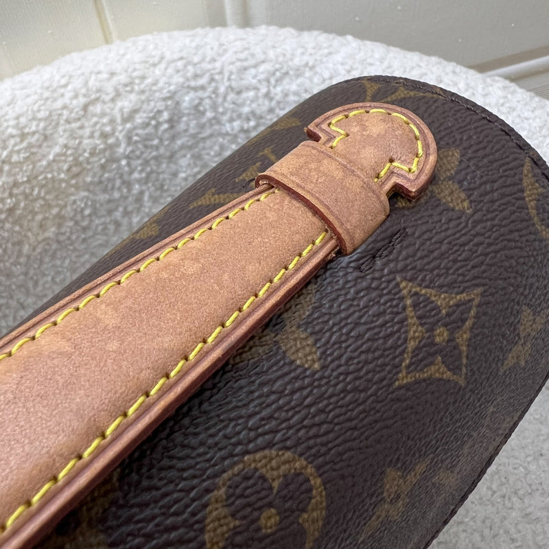 LV Pochette Metis in Monogram Canvas GHW (Model: M44875)