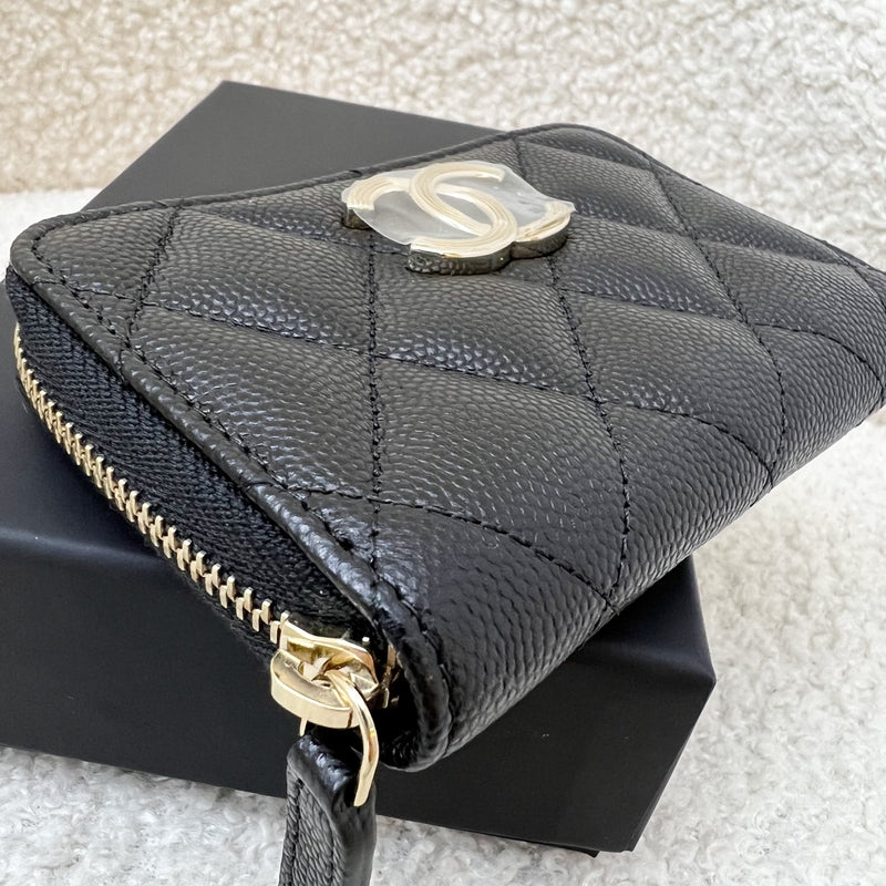 Chanel 23C Zipped Card Holder in Black Caviar LGHW