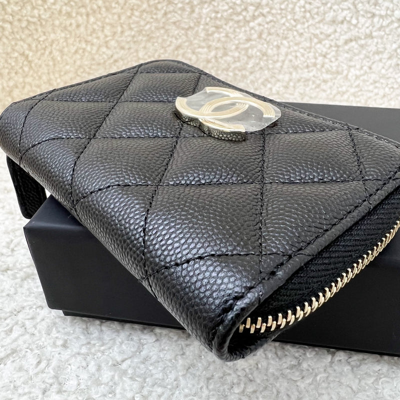 Chanel 23C Zipped Card Holder in Black Caviar LGHW