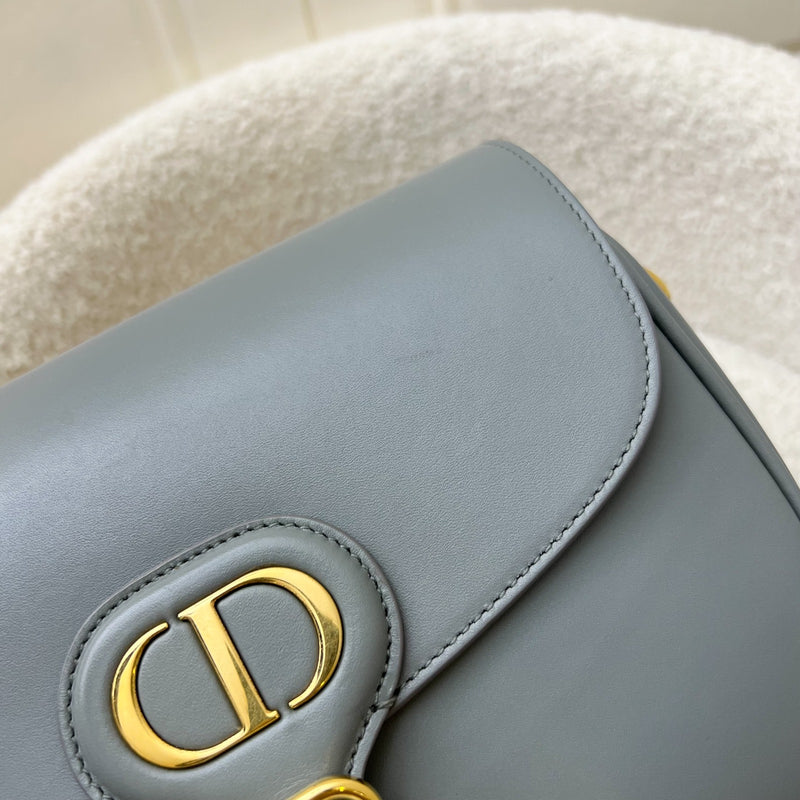 Dior Medium Bobby Flap in Grey Stone Calfskin and GHW (Model: M9319UMOL, Colour: 41G)