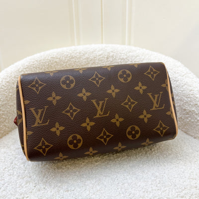 LV Speedy Bandouliere 20 in Monogram Canvas and Black Patterned Strap