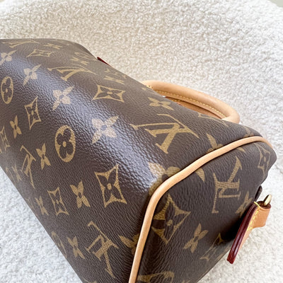 LV Speedy Bandouliere 20 in Monogram Canvas and Black Patterned Strap