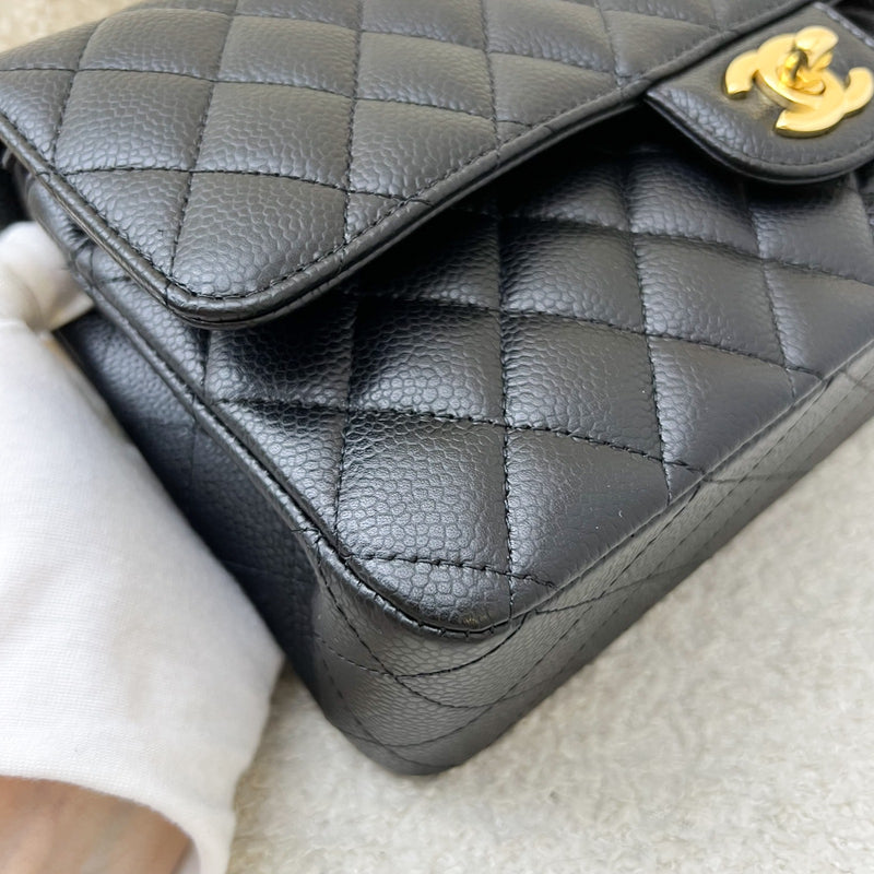 Chanel Medium Classic Flap CF in Black Caviar GHW (Model: A01112)