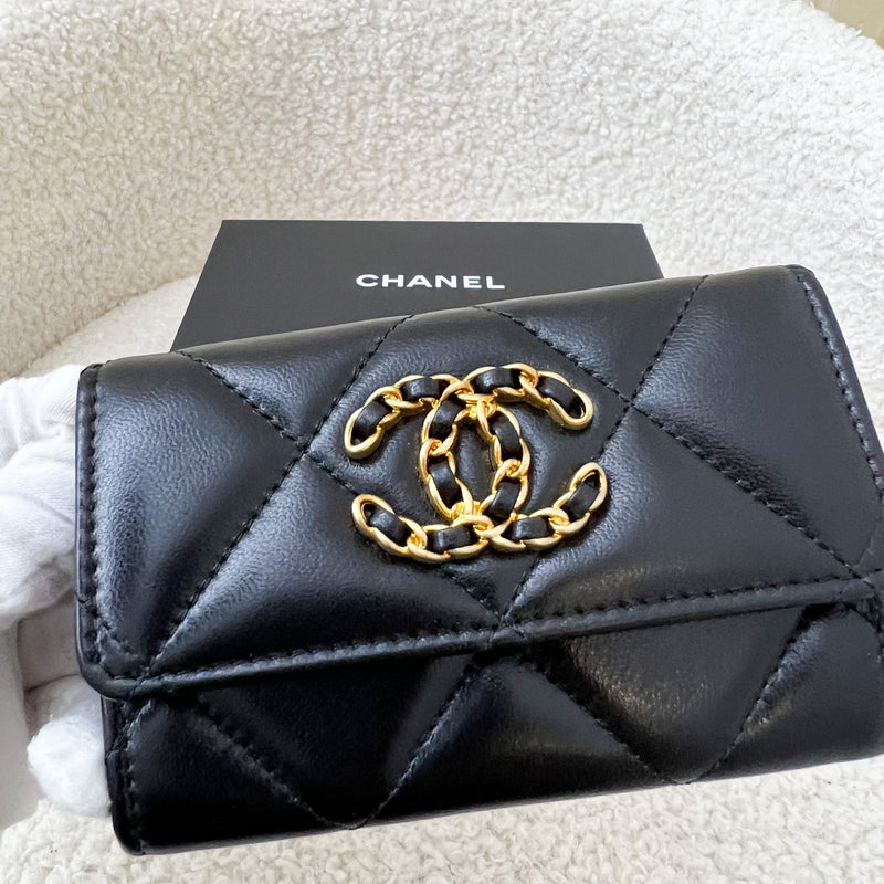 Chanel 19 Snap Card Holder in Black Lambskin AGHW