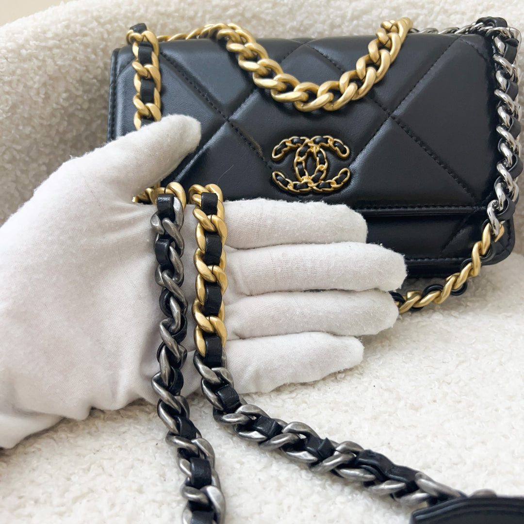 Goatskin quilted 19 wallet on chain woc black sale