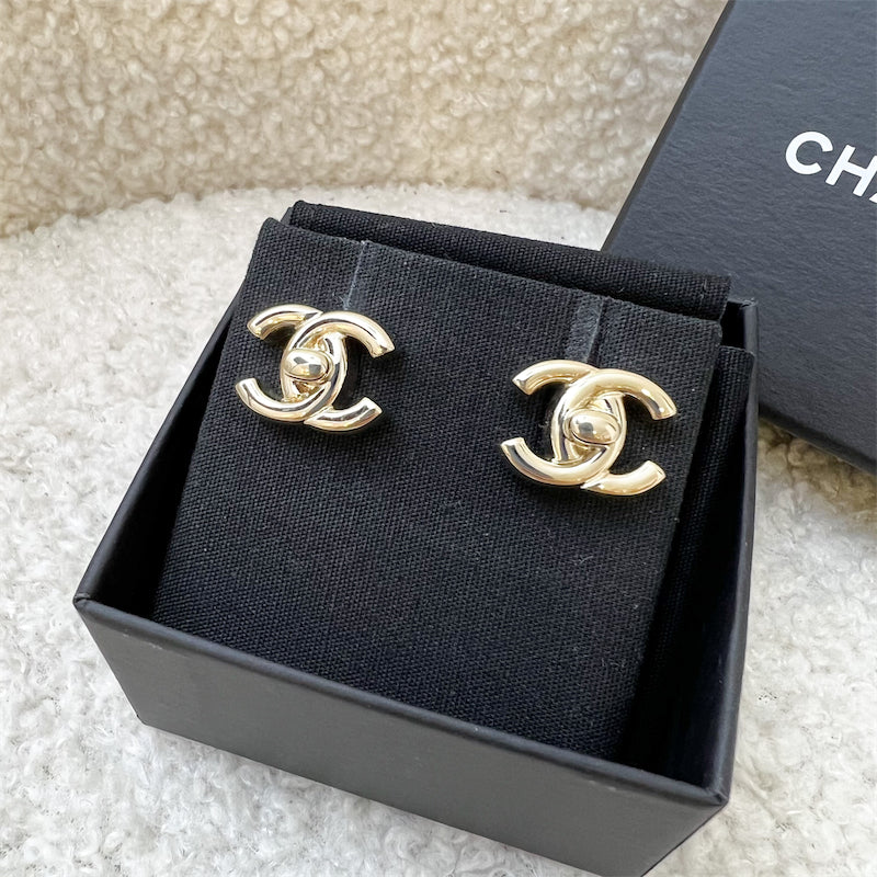 Chanel Classic CC Turnlock Earrings in LGHW