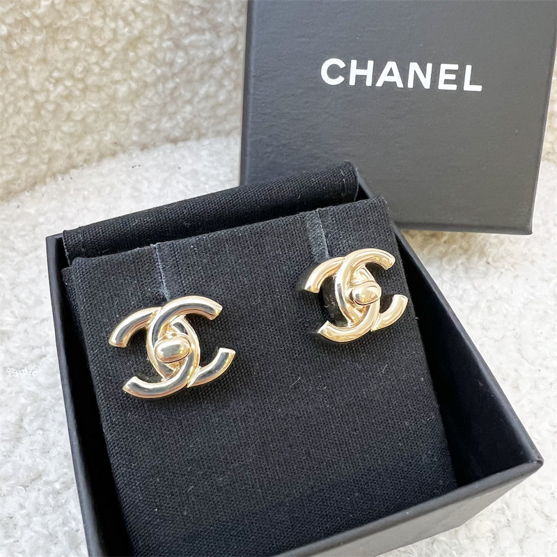 Chanel Classic CC Turnlock Earrings in LGHW