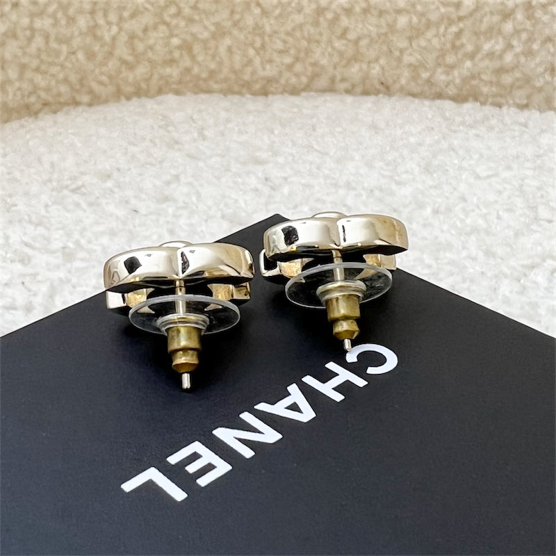 Chanel Classic CC Turnlock Earrings in LGHW