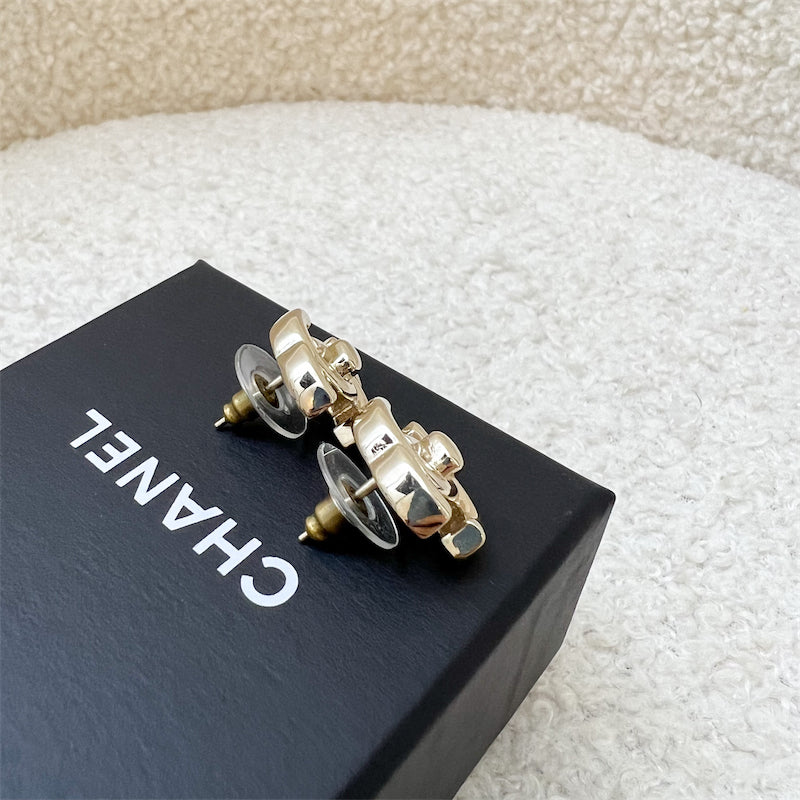 Chanel Classic CC Turnlock Earrings in LGHW