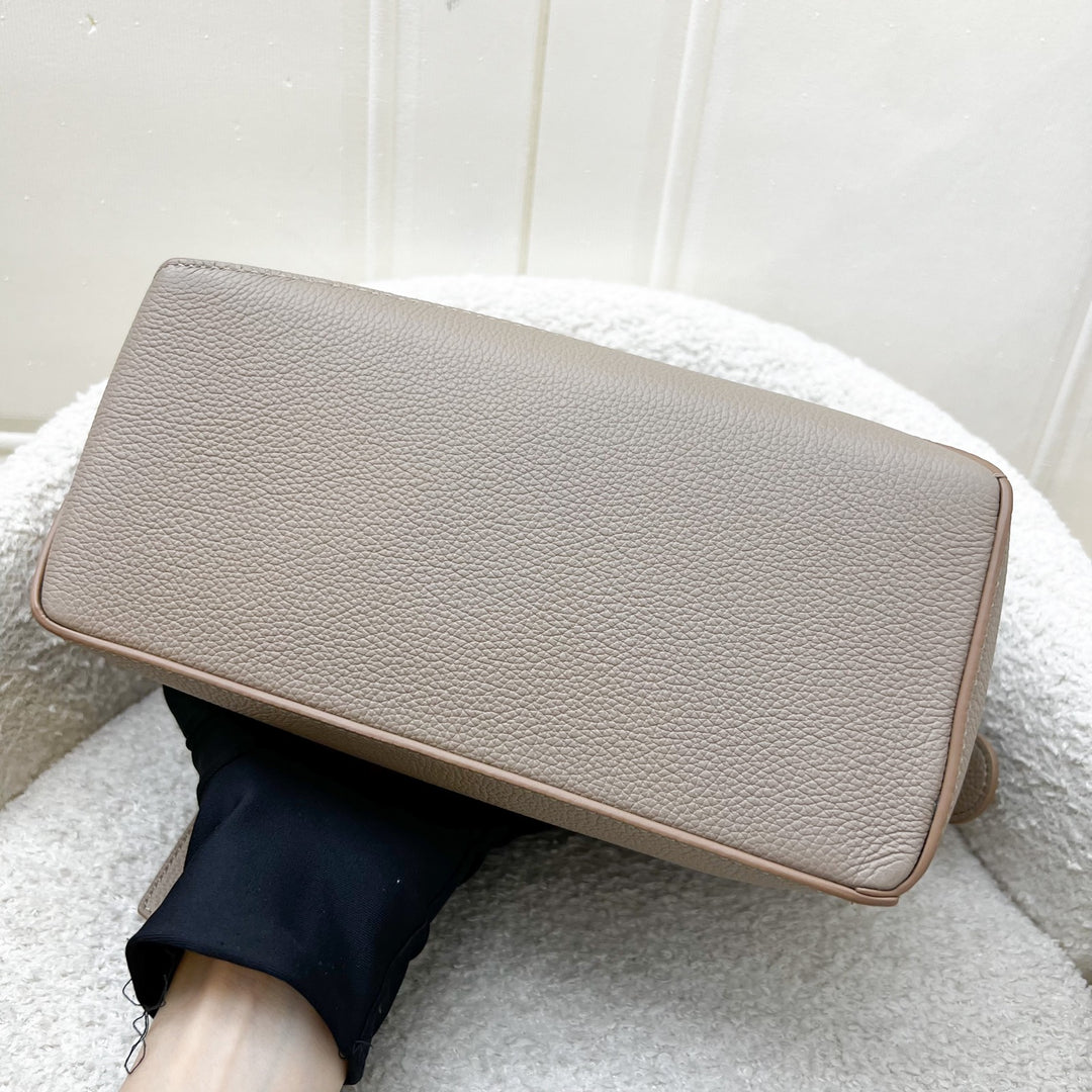 Like New - Full Set - 2025] Loewe Small Puzzle Edge Bag in Sand