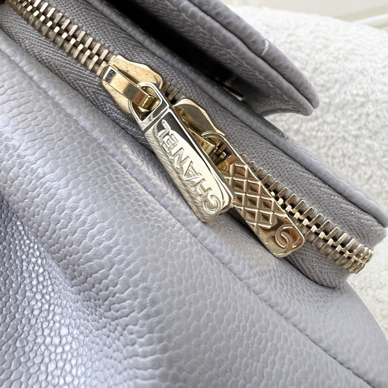 Chanel Medium Business Affinity Flap in 21B Grey Caviar and LGHW (Model: A93607)