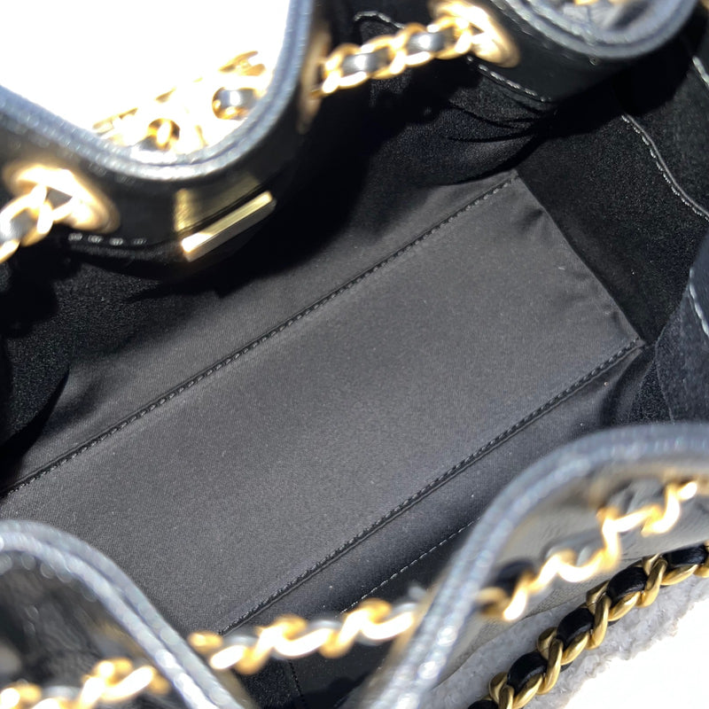 [BN - Local Set - Nov 2025] Chanel 25 Mini Hobo Bag in Black Caviar and AGHW (Model: AS5631)