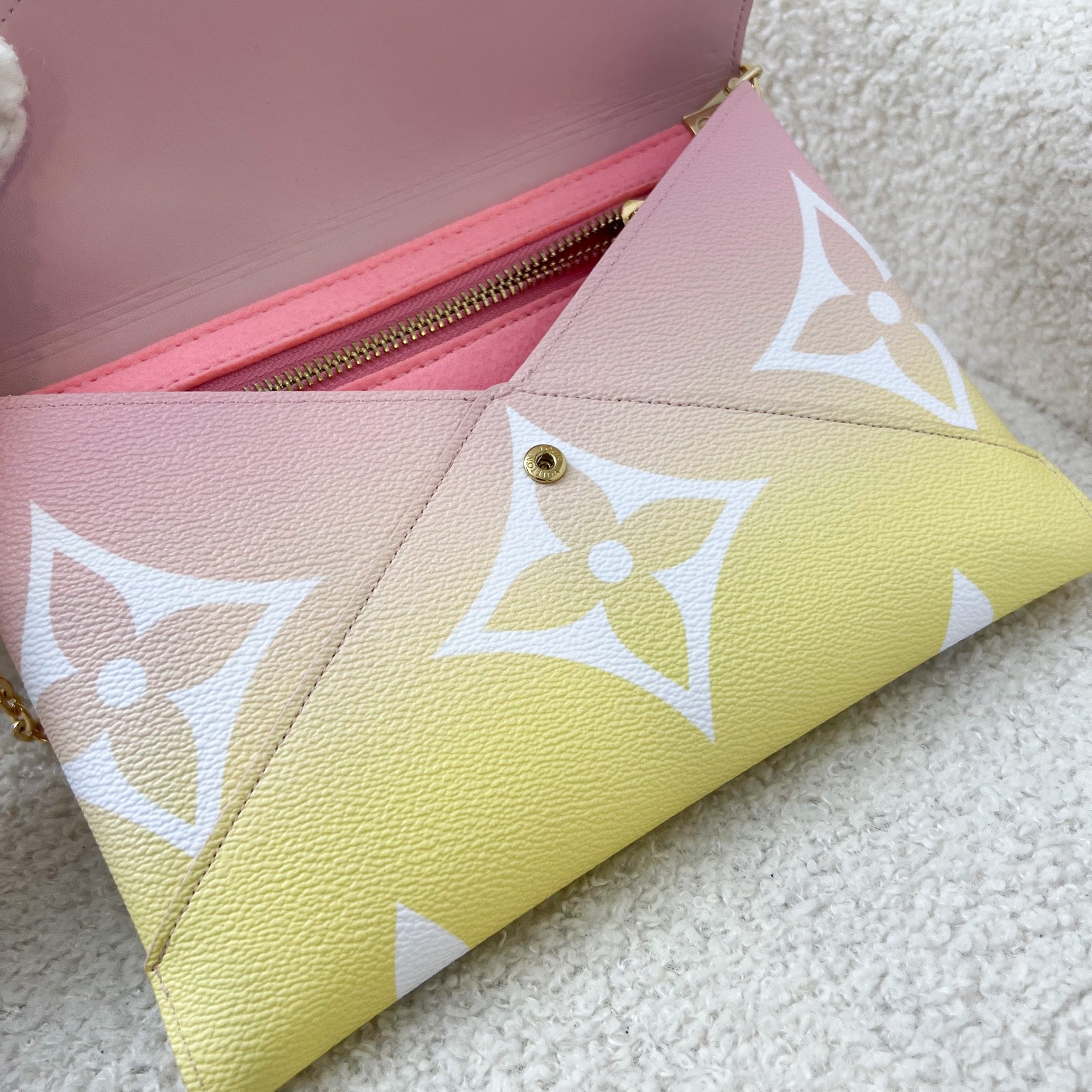 Louis Vuitton Kirigami Pochette By The Pool Monogram Watercolor Giant MM  Pink 2221491