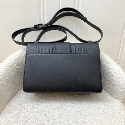 Dior 30 Montaigne Flap Bag in Ultramatte Grained Black Leather and BHW (Model: M9203SBAV, Colour: M989)