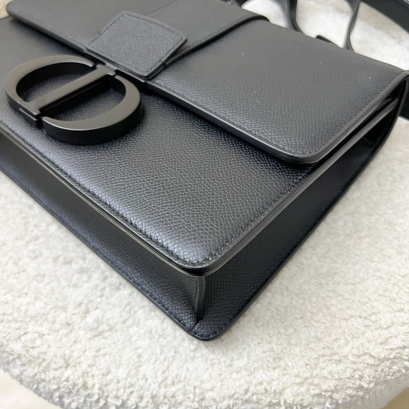 Dior 30 Montaigne Flap Bag in Ultramatte Grained Black Leather and BHW (Model: M9203SBAV, Colour: M989)